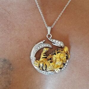 WHITE  AUSTRIAN CRYSTAL YELLOW RESIN SLEEPING BABY TIGER NECKLACE 20 IN